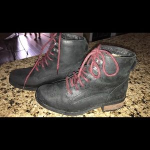 UGG black leather boots size 7.5